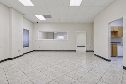 Immobilier commercial à vendre à Jacksonville, Floride: 641.86 m2 № 1909142 - photo 12