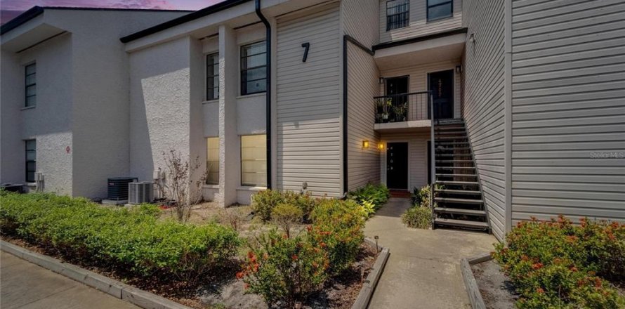 Condominio en Tampa, Florida, 2 dormitorios № 1653884