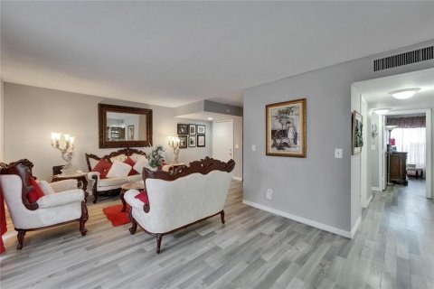 Condominio en venta en Tampa, Florida, 2 dormitorios, 104.33 m2 № 1653884 - foto 5