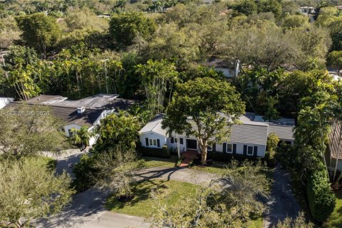 Дом в Корал-Гейблс, Флорида 3 спальни, 165.37м2 № 2031292