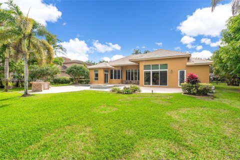 Купить виллу или дом в Дейви, Флорида 5 спален, 338.72м2, № 2010988 - фото 3