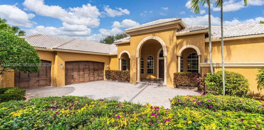 Дом в Дейви, Флорида 5 спален, 338.72м2 № 2010988