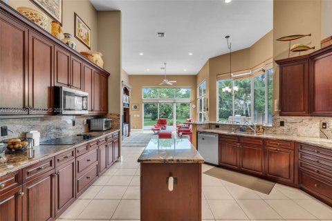 Купить виллу или дом в Дейви, Флорида 5 спален, 338.72м2, № 2010988 - фото 13