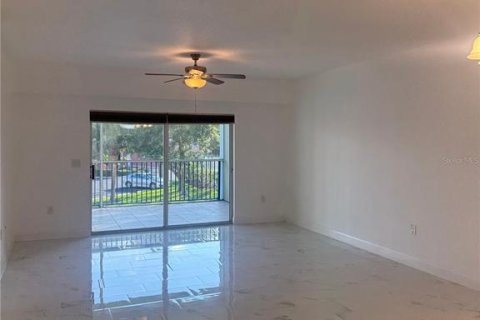 Copropriété à louer à New Smyrna Beach, Floride: 2 chambres, 117.06 m2 № 2415456 - photo 2