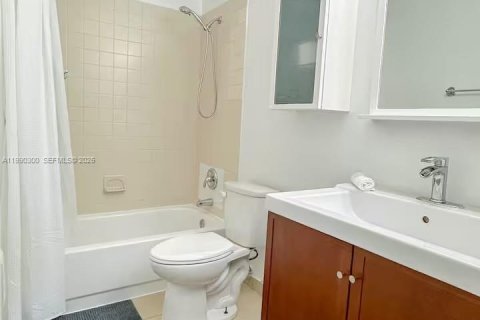 Propiedad comercial en venta en Fort Lauderdale, Florida № 2056624 - foto 22