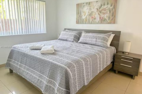 Propiedad comercial en venta en Fort Lauderdale, Florida № 2056624 - foto 24