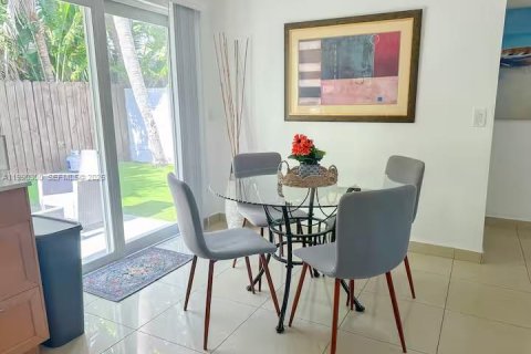 Propiedad comercial en venta en Fort Lauderdale, Florida № 2056624 - foto 29