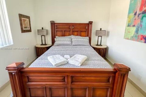 Propiedad comercial en venta en Fort Lauderdale, Florida № 2056624 - foto 27