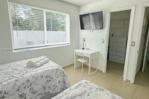 Propiedad comercial en venta en Fort Lauderdale, Florida № 2056624 - foto 11