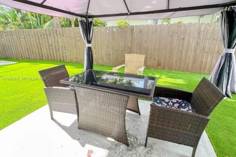 Propiedad comercial en venta en Fort Lauderdale, Florida № 2056624 - foto 4