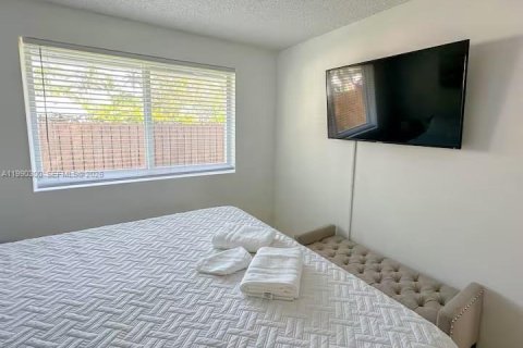 Propiedad comercial en venta en Fort Lauderdale, Florida № 2056624 - foto 9