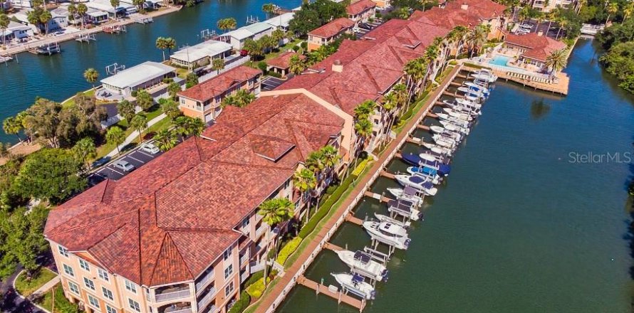 Condominio en Tampa, Florida, 1 dormitorio  № 1908568