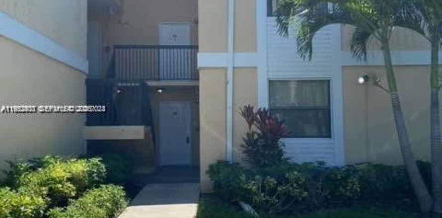 Кондоминиум с 2 спальнями в Корал-Спрингс, Флорида № 2008599