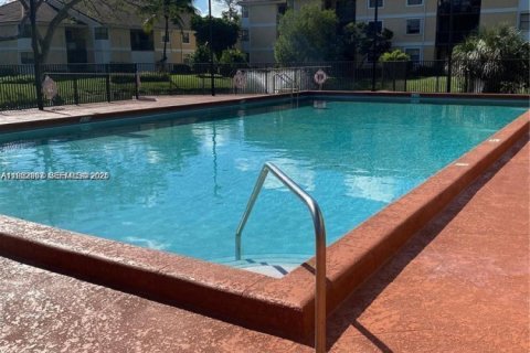 Купить кондоминиум в Корал-Спрингс, Флорида 2 спальни, 88.26м2, № 2008599 - фото 15