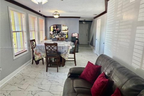 Townhouse in Cutler Bay, Florida 2 bedrooms, 94.76 sq.m. № 1957218 - photo 16