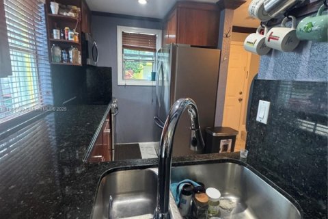 Townhouse in Cutler Bay, Florida 2 bedrooms, 94.76 sq.m. № 1957218 - photo 8