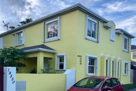 Townhouse in Cutler Bay, Florida 2 bedrooms, 94.76 sq.m. № 1957218 - photo 1