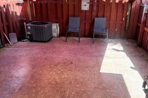 Townhouse in Cutler Bay, Florida 2 bedrooms, 94.76 sq.m. № 1957218 - photo 18