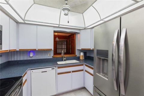 Купить виллу или дом в Энглвуд, Флорида 6 комнат, 135.54м2, № 1847497 - фото 9