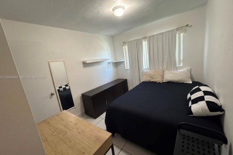 Villa ou maison à louer à Hialeah, Floride: 3 chambres, 172.8 m2 № 2178700 - photo 13