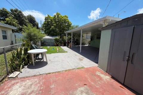 Villa ou maison à louer à Hialeah, Floride: 3 chambres, 172.8 m2 № 2178700 - photo 22