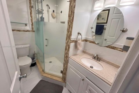 Villa ou maison à louer à Hialeah, Floride: 3 chambres, 172.8 m2 № 2178700 - photo 17
