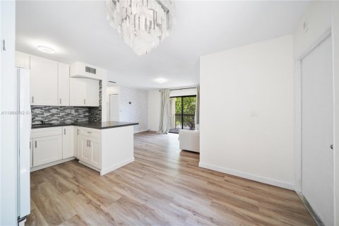 Condominio en venta en Miami Gardens, Florida, 2 dormitorios, 75.81 m2 № 2034202 - foto 8