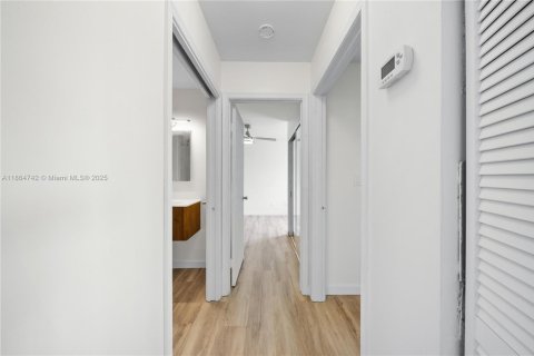 Condominio en venta en Miami Gardens, Florida, 2 dormitorios, 75.81 m2 № 2034202 - foto 21