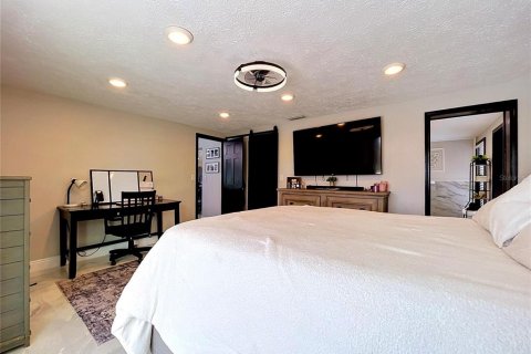 House in Hudson, Florida 3 bedrooms, 157.93 sq.m. № 2110936 - photo 17