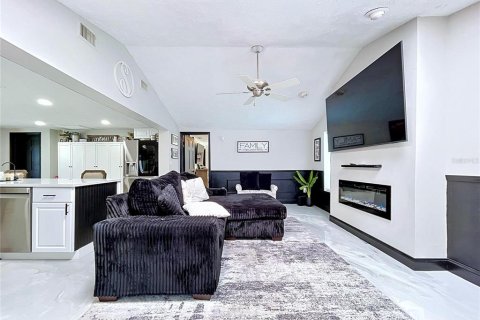 House in Hudson, Florida 3 bedrooms, 157.93 sq.m. № 2110936 - photo 10