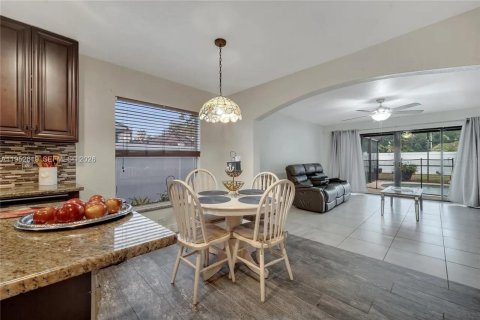 Casa en alquiler en Kissimmee, Florida, 4 dormitorios, 178.65 m2 № 2010383 - foto 3