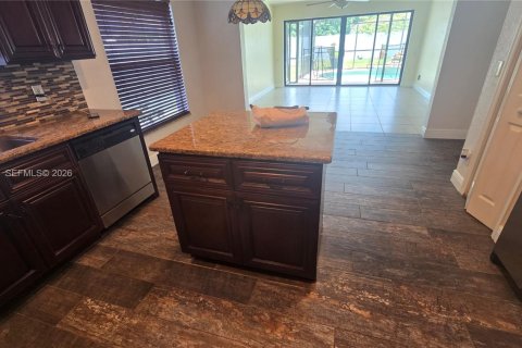 Casa en alquiler en Kissimmee, Florida, 4 dormitorios, 178.65 m2 № 2010383 - foto 17