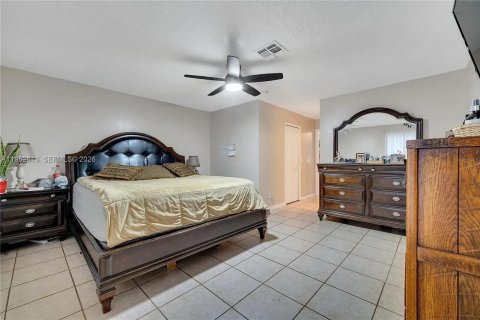 Casa en alquiler en Kissimmee, Florida, 4 dormitorios, 178.65 m2 № 2010383 - foto 22