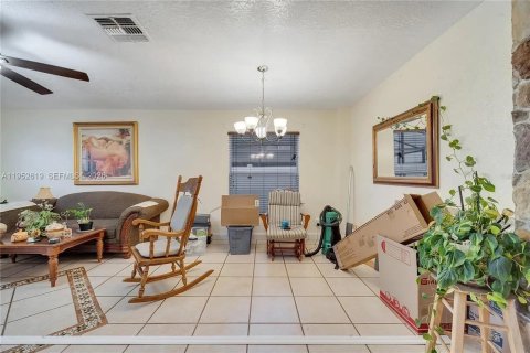 Casa en alquiler en Kissimmee, Florida, 4 dormitorios, 178.65 m2 № 2010383 - foto 10