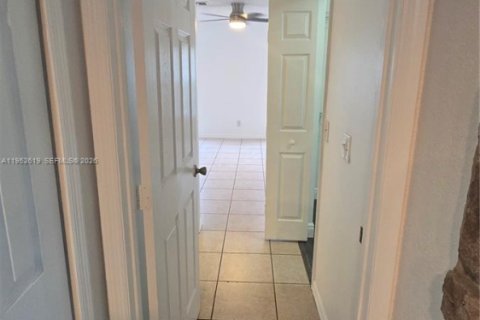 Casa en alquiler en Kissimmee, Florida, 4 dormitorios, 178.65 m2 № 2010383 - foto 20