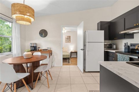 Villa ou maison à vendre à Sarasota, Floride: 2 chambres, 104.24 m2 № 1914139 - photo 12