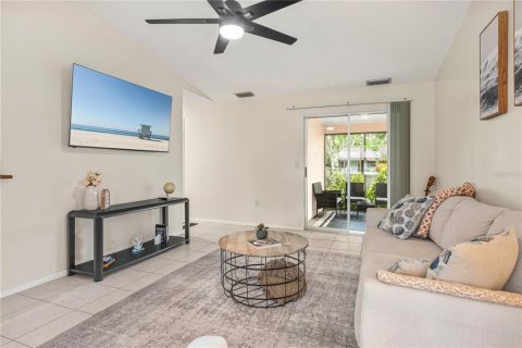 Villa ou maison à vendre à Sarasota, Floride: 2 chambres, 104.24 m2 № 1914139 - photo 5