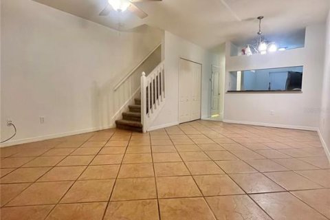 Townhouse in Wesley Chapel, Florida 2 bedrooms, 110 sq.m. № 2235002 - photo 10