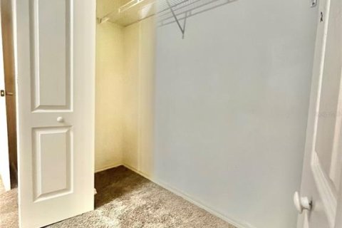 Townhouse in Wesley Chapel, Florida 2 bedrooms, 110 sq.m. № 2235002 - photo 20