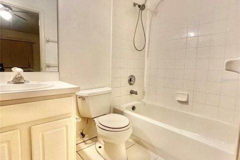 Townhouse in Wesley Chapel, Florida 2 bedrooms, 110 sq.m. № 2235002 - photo 18