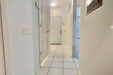 Townhouse in Wesley Chapel, Florida 2 bedrooms, 110 sq.m. № 2235002 - photo 2