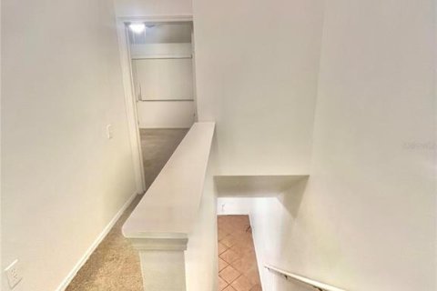 Townhouse in Wesley Chapel, Florida 2 bedrooms, 110 sq.m. № 2235002 - photo 13