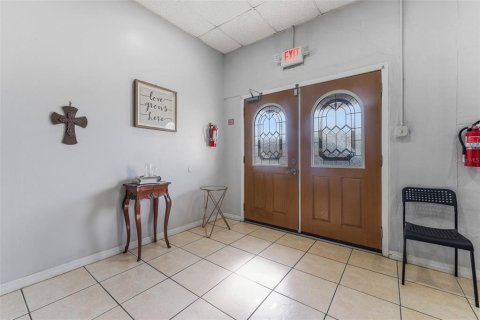 Propiedad comercial en venta en Tampa, Florida, 404.68 m2 № 1559342 - foto 5