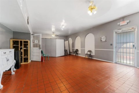 Propiedad comercial en venta en Tampa, Florida, 404.68 m2 № 1559342 - foto 26