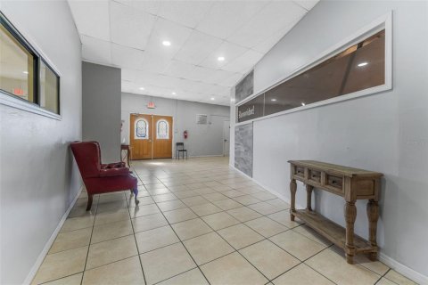 Propiedad comercial en venta en Tampa, Florida, 404.68 m2 № 1559342 - foto 6