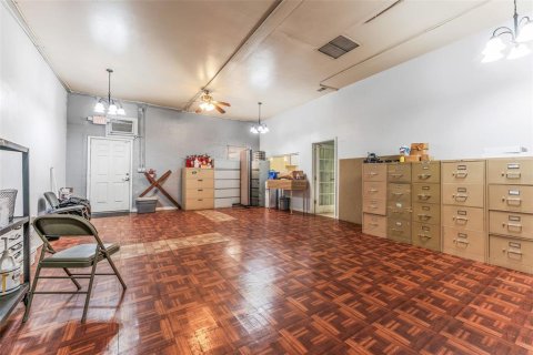 Propiedad comercial en venta en Tampa, Florida, 404.68 m2 № 1559342 - foto 24