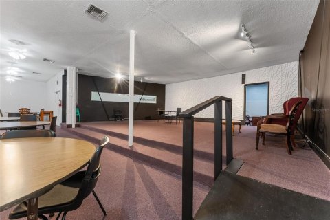 Propiedad comercial en venta en Tampa, Florida, 404.68 m2 № 1559342 - foto 12