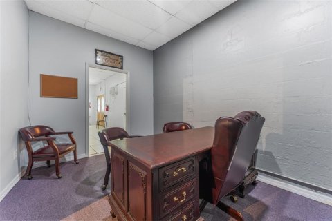 Propiedad comercial en venta en Tampa, Florida, 404.68 m2 № 1559342 - foto 18