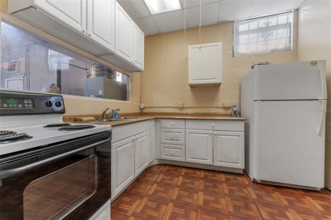 Propiedad comercial en venta en Tampa, Florida, 404.68 m2 № 1559342 - foto 19