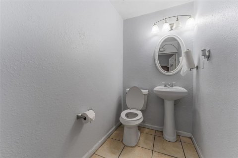 Propiedad comercial en venta en Tampa, Florida, 404.68 m2 № 1559342 - foto 15